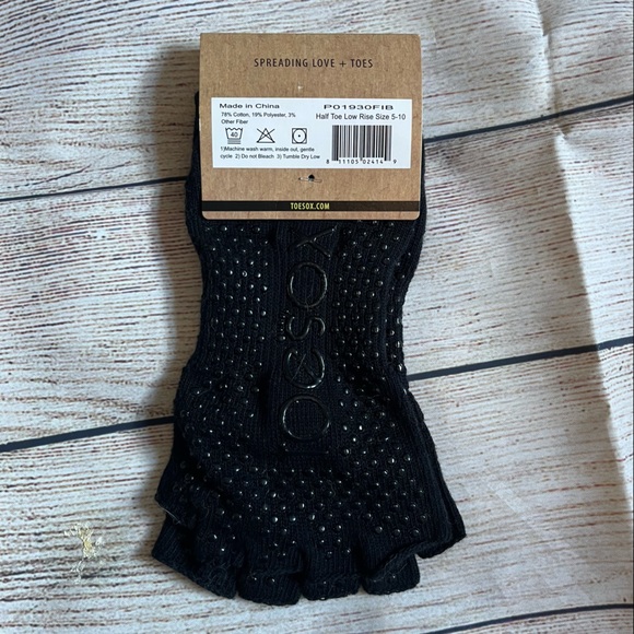 NWT black Toesox - Picture 8 of 8